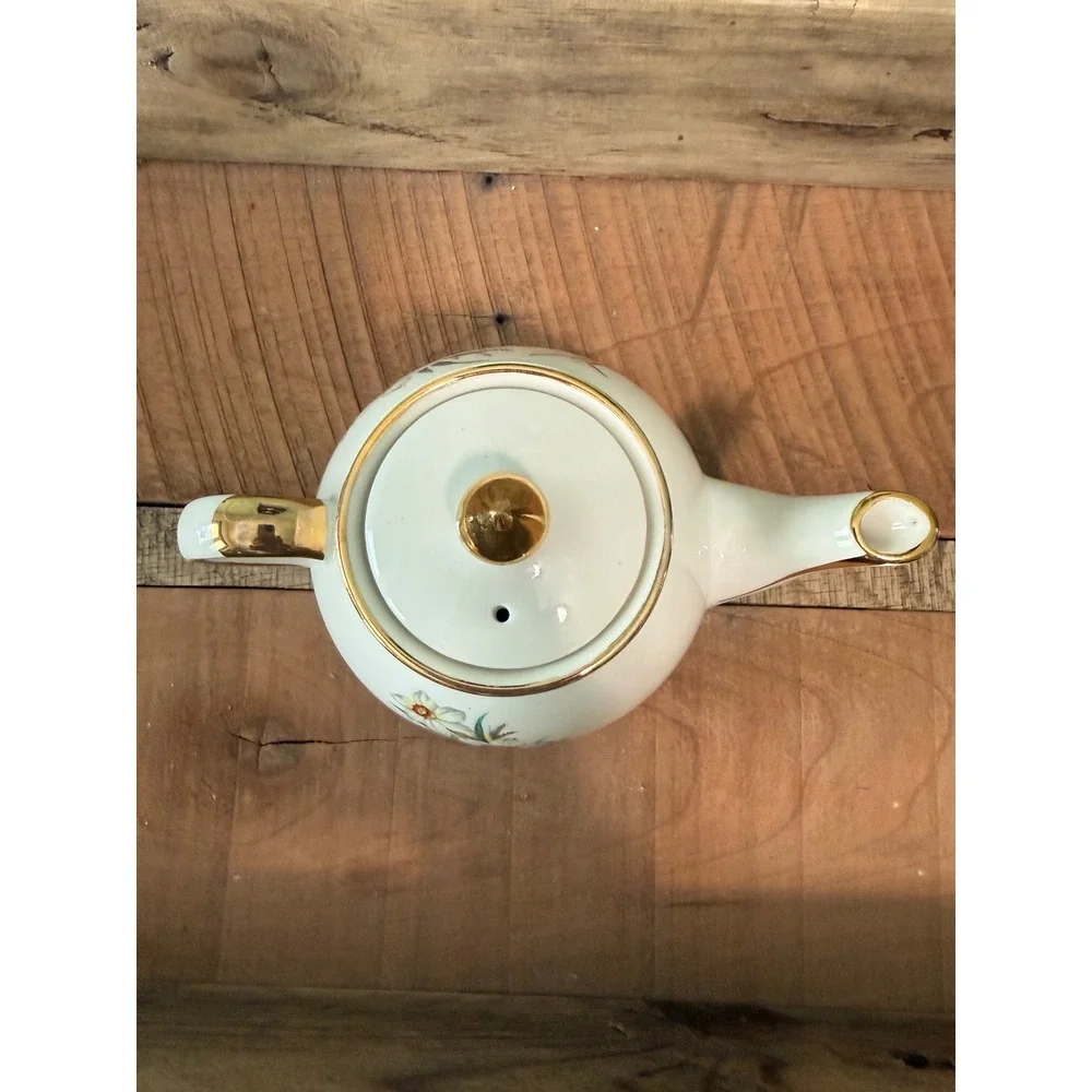 Gibson Staffordshire England Daffodil Teapot Taunton Vale Gold Trim England